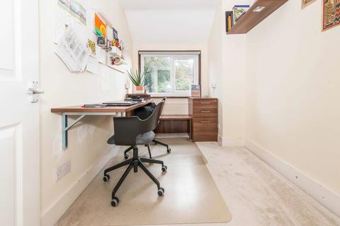 12 Lodge Road, Wallington, SM6 0UA