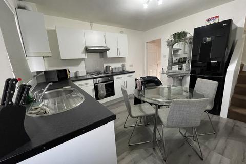 2 bedroom terraced house to rent, Northgate, Newark