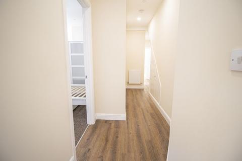 2 bedroom apartment to rent, Allensbank Road, Heath, Cardiff