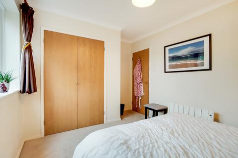 9 Maplehurst Close, Kingston Upon Thames, KT1 2HD