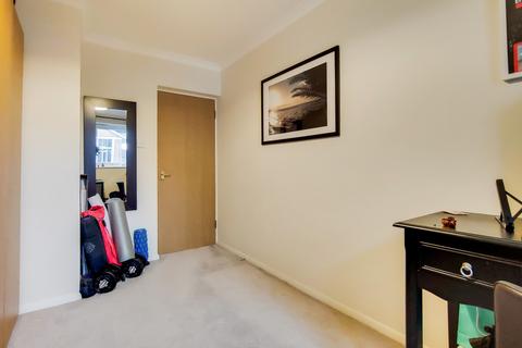9 Maplehurst Close, Kingston Upon Thames, KT1 2HD