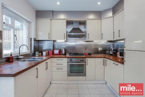 2 bedroom end of terrace house to rent, Lothrop Street, Queens Park W10