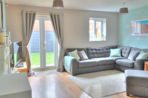 3 bedroom townhouse to rent - Lowbrook Avenue, Moston