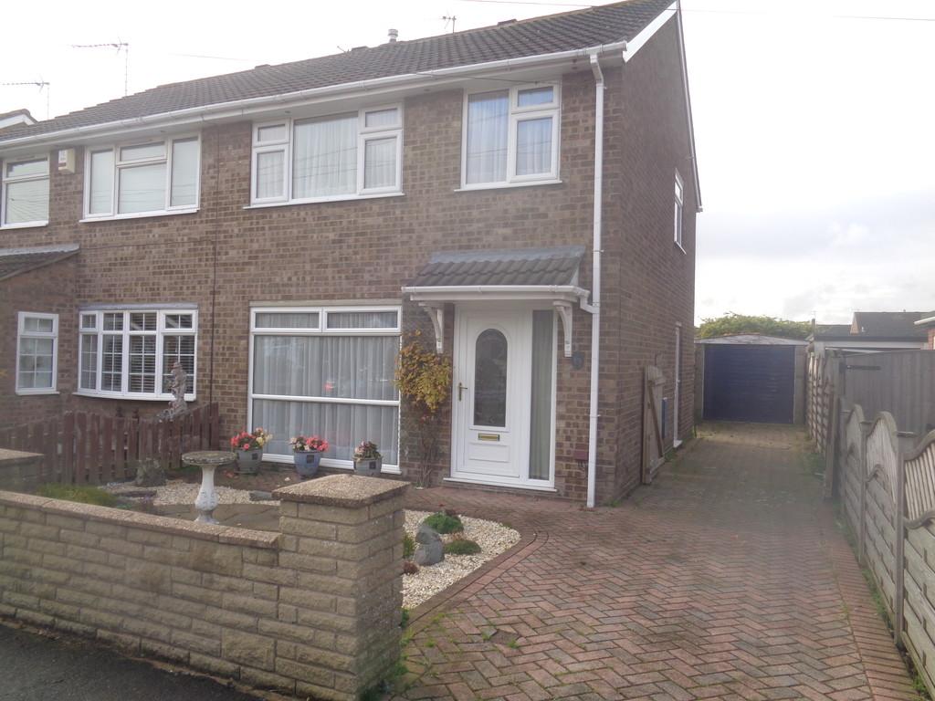 6 Langford Walk 3 bed semidetached house £179,950