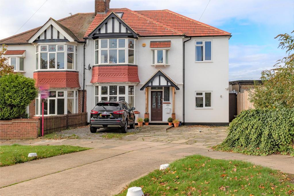 Leigh Gardens, LeighonSea, SS9 4 bed semidetached house £700,000