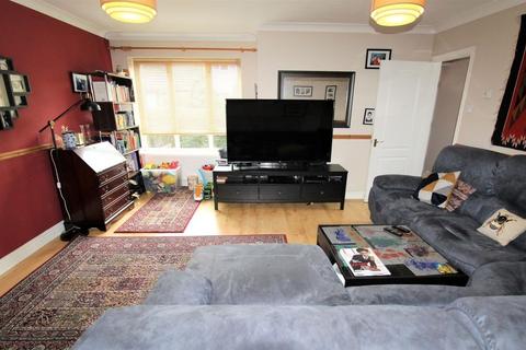1 Falcon Close, Sandy, SG19 2TA