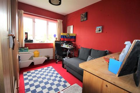 1 Falcon Close, Sandy, SG19 2TA