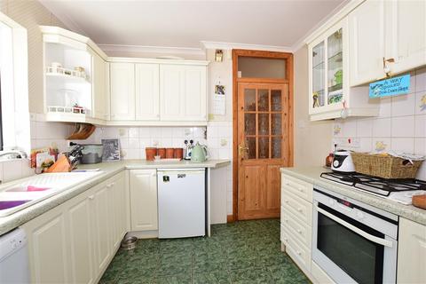18 Bromstone Road, Broadstairs, CT10 2HJ