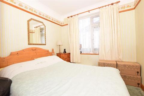 18 Bromstone Road, Broadstairs, CT10 2HJ