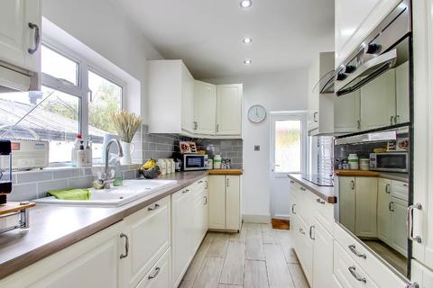 34 Lower Road, Kenley, CR8 5NB
