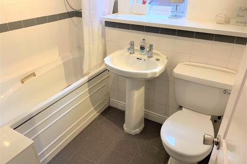 3 Celedon Close, Grays, RM16 6PZ