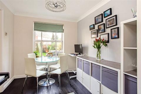 17 Cleves Close, Loughton, IG10 3NN