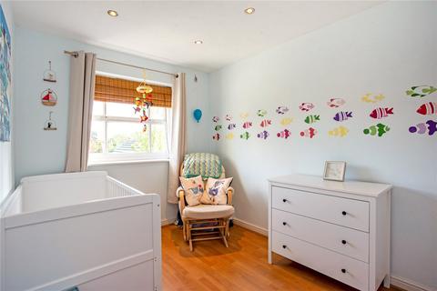 17 Cleves Close, Loughton, IG10 3NN