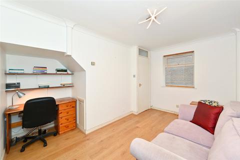 14 Blyth Close, London, E14 3DU