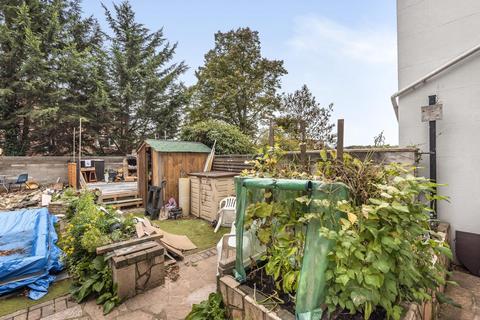 Flat 3, Ethelbert Court, 9 Ethelbert Road, Bromley, BR1 1HZ
