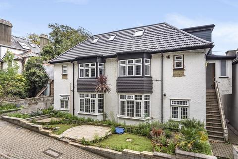 Flat 3, Ethelbert Court, 9 Ethelbert Road, Bromley, BR1 1HZ