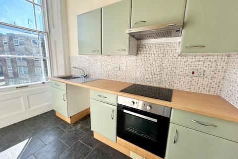 1 bedroom flat to rent - Royal Crescent - Margate (First Floor Flat)