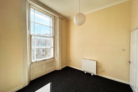 1 bedroom flat to rent - Royal Crescent - Margate (First Floor Flat)