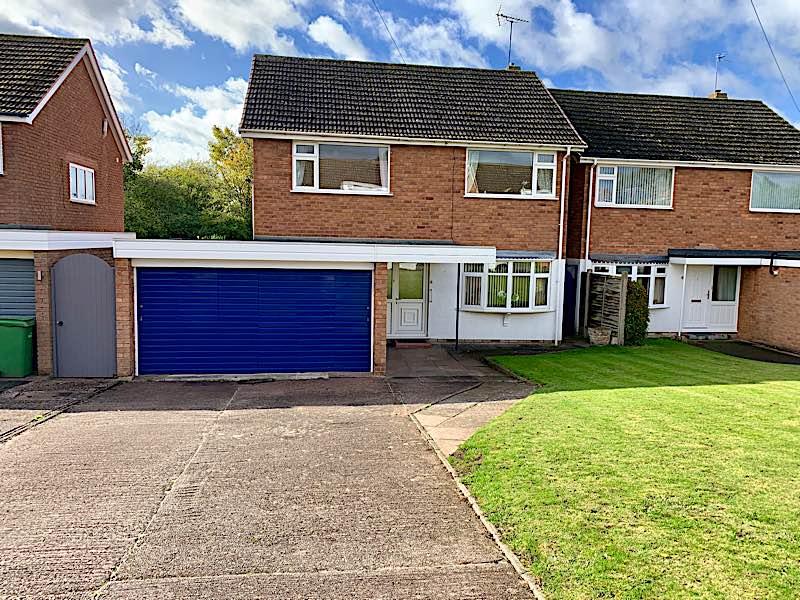 KINGSWINFORD Cranham Drive 3 bed detached house £295,000