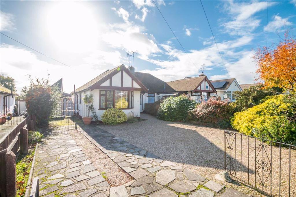 Blenheim Chase, Leighonsea, Essex 2 bed bungalow £350,000