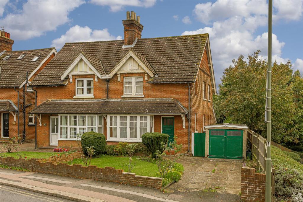 Frenches Road, Redhill 3 bed house £500,000