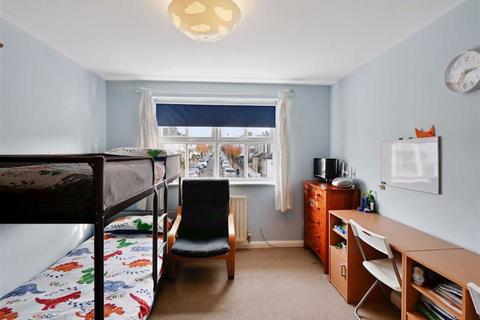 3 Grace Mews, 40 Marlow Road, London, SE20 7UW