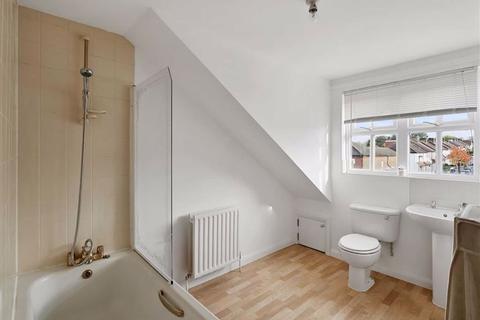 3 Grace Mews, 40 Marlow Road, London, SE20 7UW