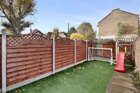 3 Grace Mews, 40 Marlow Road, London, SE20 7UW