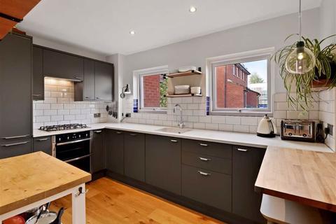 20 Deans Gate Close, London, SE23 2XX