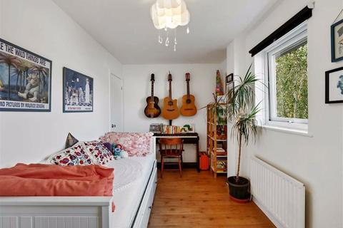 20 Deans Gate Close, London, SE23 2XX