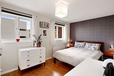 20 Deans Gate Close, London, SE23 2XX