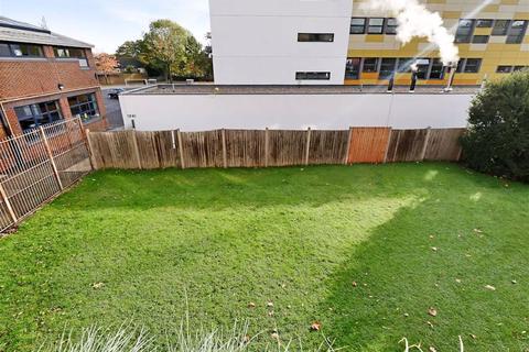 20 Deans Gate Close, London, SE23 2XX