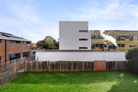 20 Deans Gate Close, London, SE23 2XX