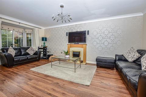 10 Allens Mead, Gravesend, DA12 2JB