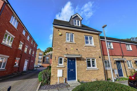 31 Eustace Crescent, Strood, Rochester, ME2 2GL