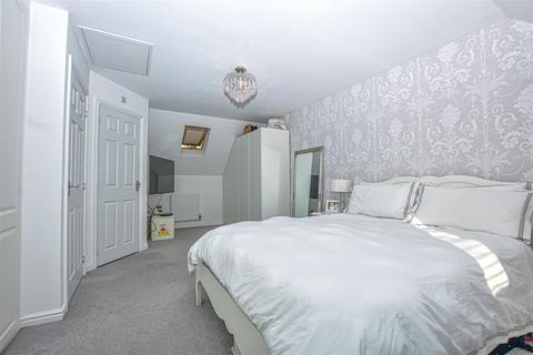 31 Eustace Crescent, Strood, Rochester, ME2 2GL