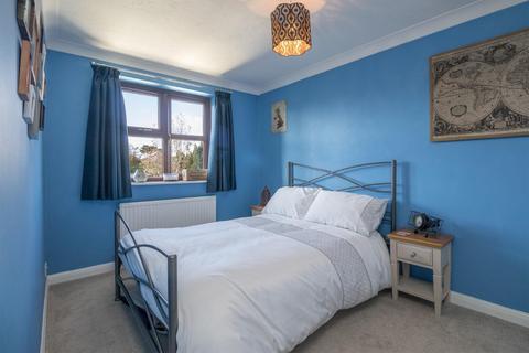 2 Cricketers Close, Hawkinge, Folkestone, CT18 7NH