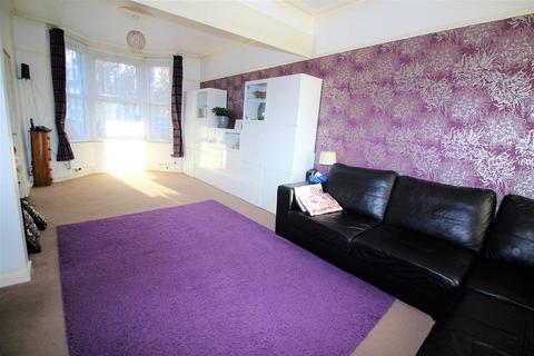 59 Salcombe Road, London, E17 8JH
