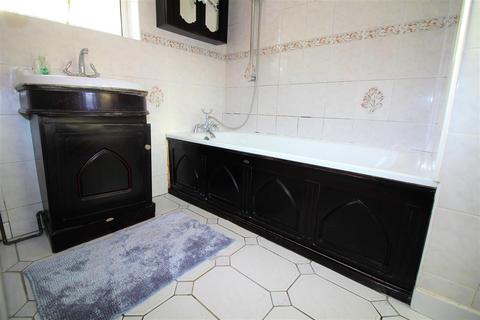 59 Salcombe Road, London, E17 8JH