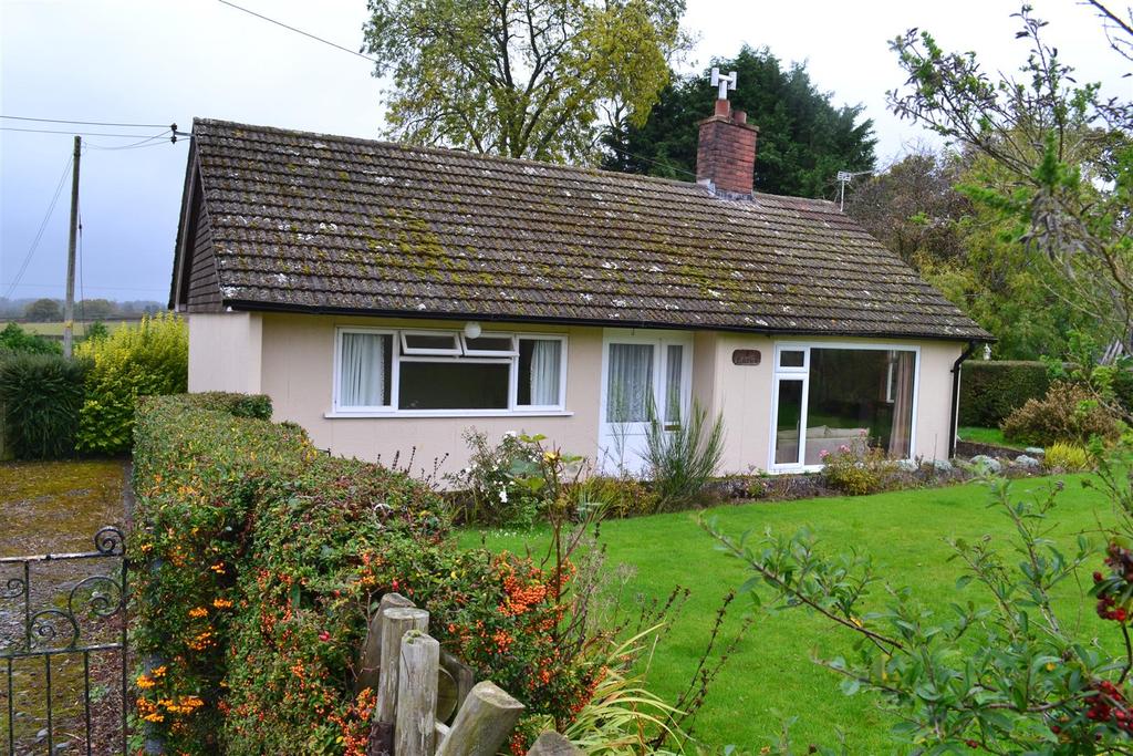 Fair Mile, Stoke Prior, Leominster 2 bed detached bungalow £185,000