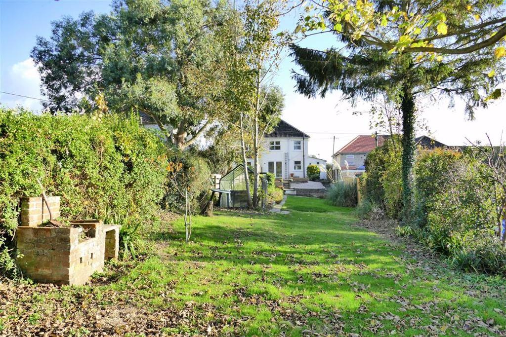 Low Lane, Calne 3 bed semidetached house £299,995