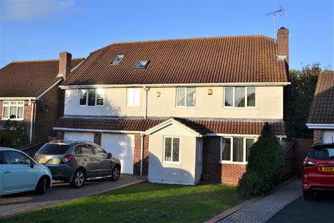 3 Cheviot Close, Eastbourne, BN23 8ET