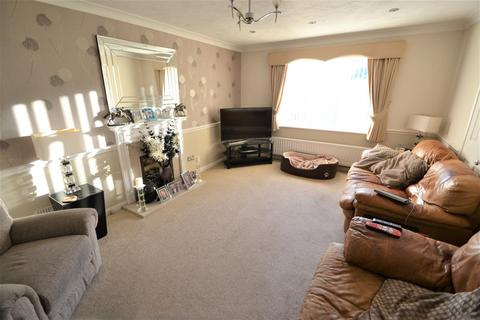 3 Cheviot Close, Eastbourne, BN23 8ET