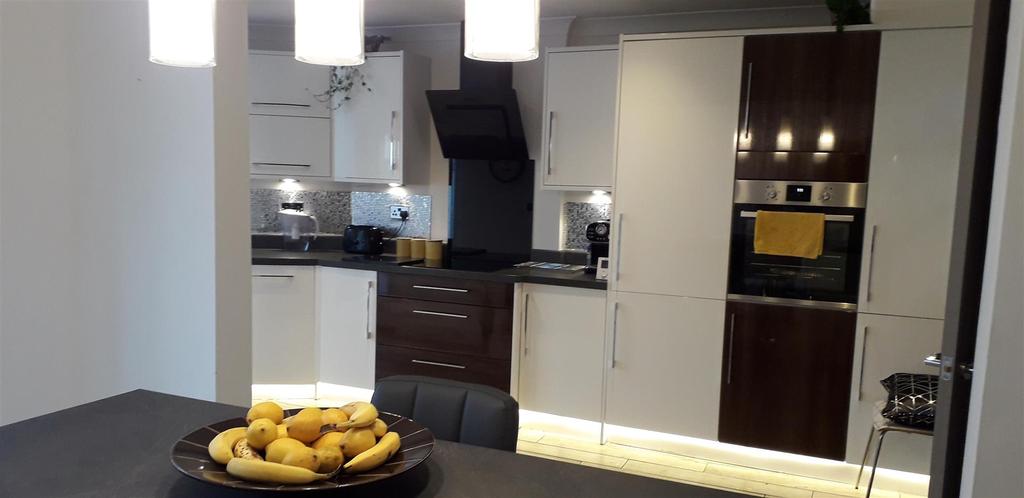 Kitchen 20201117 143746.jpg