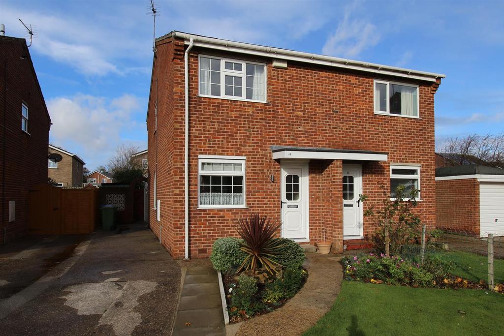 Rosewood Close, Bridlington 2 bed semidetached house £134,950