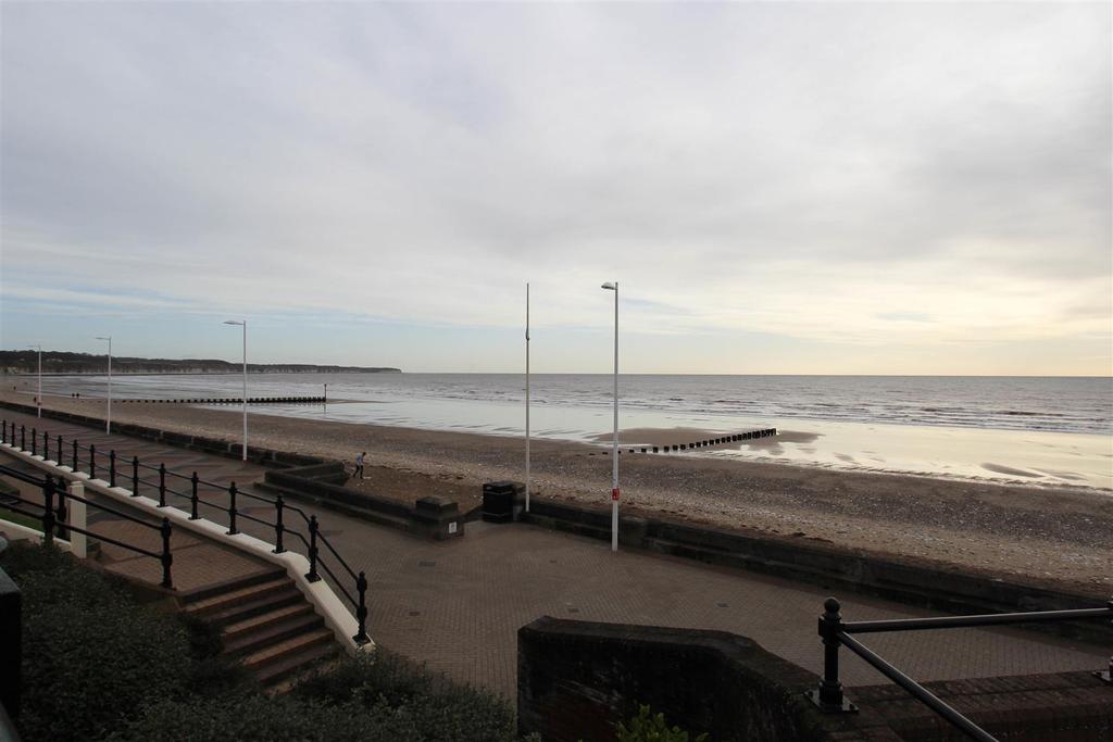 North Marine Drive, Bridlington 2 bed flat for sale £129,950