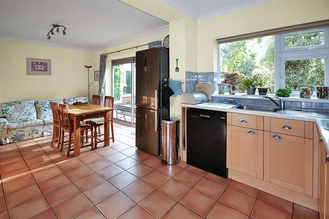 6 Longmead Drive, Fiskerton, Southwell, NG25 0UP