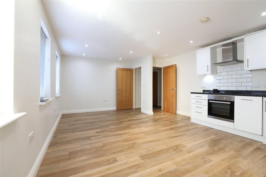 Bloomsbury Street, Cheltenham, Gloucestershire, GL51 1 bed apartment £750 pcm (£173 pw)