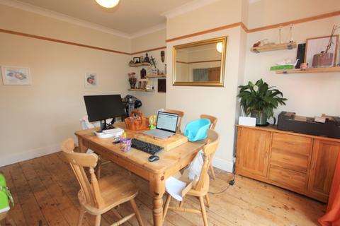 19 Pagehurst Road, Croydon, CR0 6NS