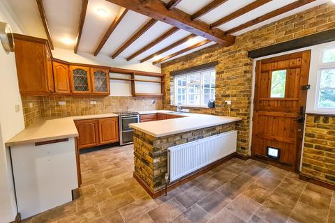39 Ouseley Road, Wraysbury, Staines-upon-thames, TW19 5JB